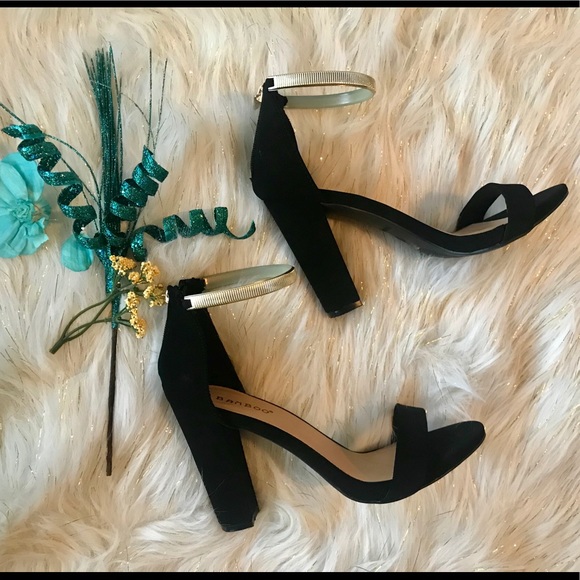 BAMBOO Shoes - SOLD ‼️Gold Ankle strap heels ‼️